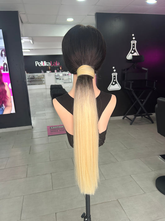 Ponytails Rubio Raíz Oscura